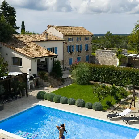 Scuola Roveria Villa Juršići